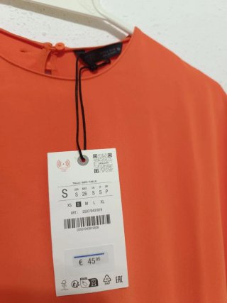 Vestido midi Zara volantes S