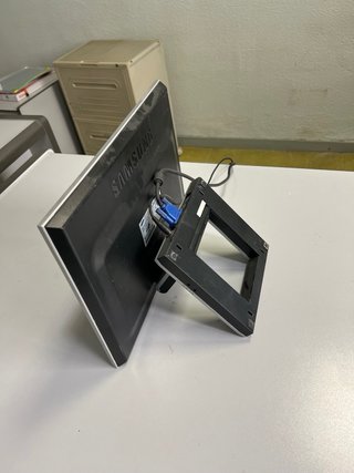 Monitor Samsung SyncMaster 152S Plata