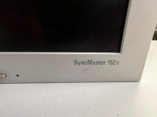 Monitor Samsung SyncMaster 152S Plata