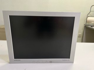 Monitor Samsung SyncMaster 152S Plata