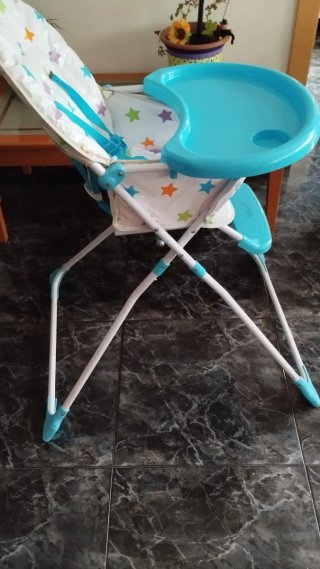 Trona de bebé plegable