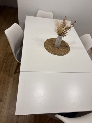 Mesa salón Ikea  Las sillas estan vendidas ya