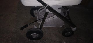 Carrito de bebé blanco