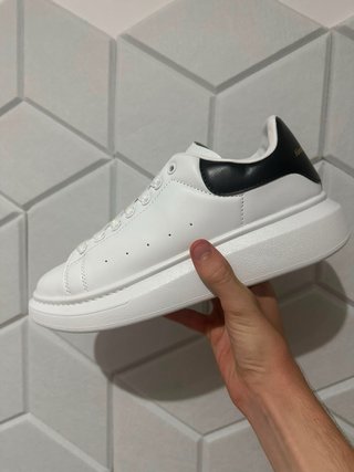 Alexander McQueen Zapatillas Blancas y Negras