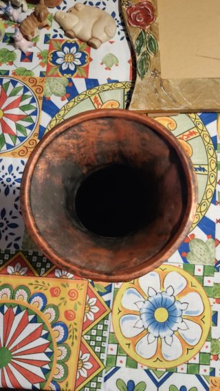 Vaso decorativo in metallo