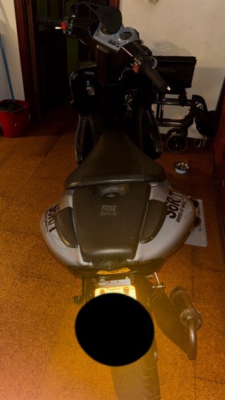 Yamaha Aerox Gris
