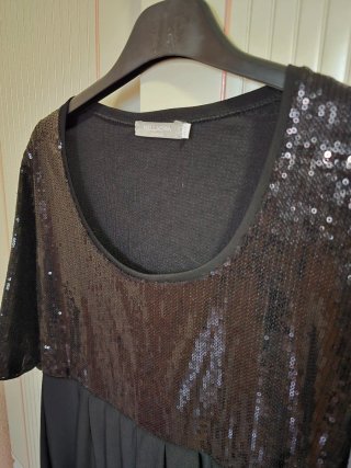 Camiseta negra lentejuelas