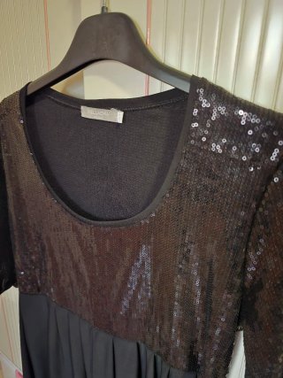 Camiseta negra lentejuelas