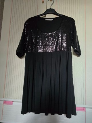 Camiseta negra lentejuelas