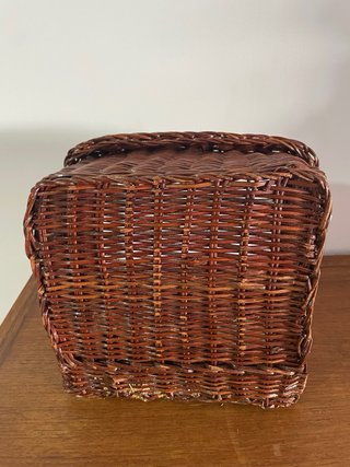 REGALO LEED Casita cesta mimbre marrón vintage