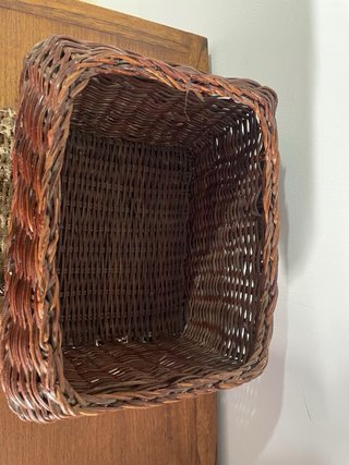 REGALO LEED Casita cesta mimbre marrón vintage