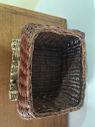 REGALO LEED Casita cesta mimbre marrón vintage