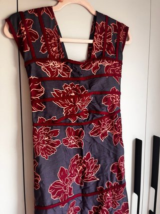 Vestido floral azul y burdeos sin estrenar