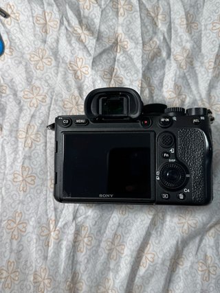 Sony A7R IV + Empuñadura Vertical Original Sony VG