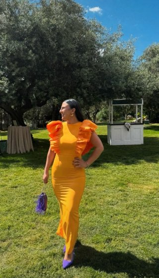 Vestido naranja con volantes