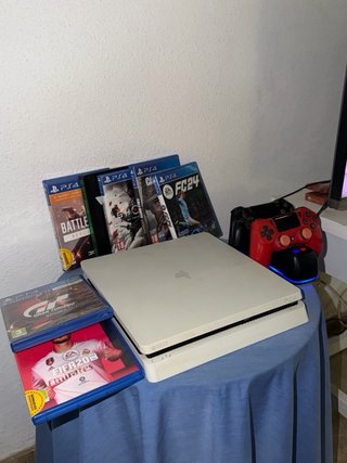 PS4 Edición Especial Blanca + Juegos