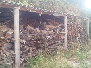 Leña para chimenea o barbacoa