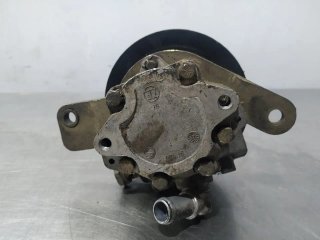 Bomba direccion NISSAN CABSTAR E
