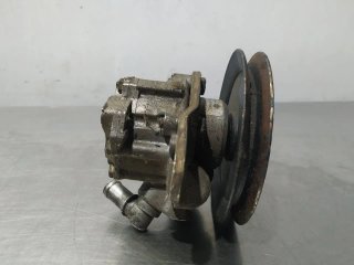 Bomba direccion NISSAN CABSTAR E