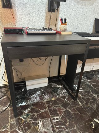 Escritorio madera negra con cajón