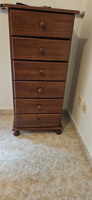 Mueble de madera con 6 cajones