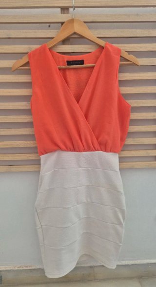 Vestido Amisu Naranja y Blanco Talla M
