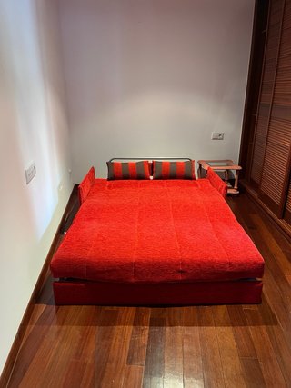 Sofá Cama Rojo Sin Uso