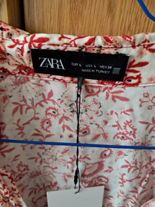 Blusa Zara Estampada Talla L sin estrenar