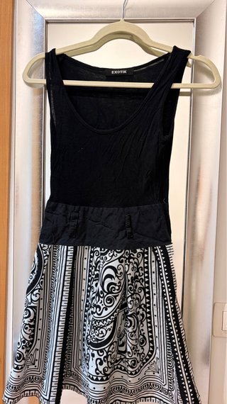 Vestido tirantes negro y blanco EXOTIK