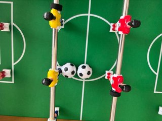 Futbolín de madera nuevo