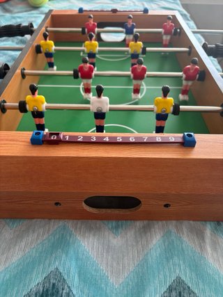 Futbolín de madera nuevo
