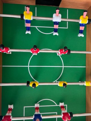 Futbolín de madera nuevo