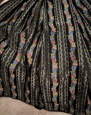 Falda de fallera negra con flores