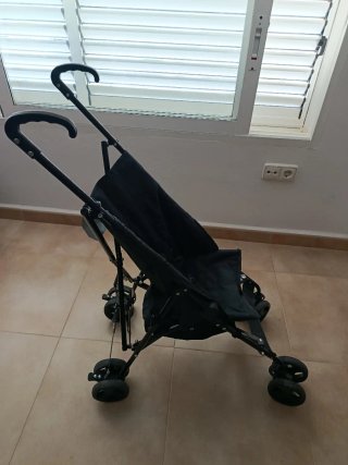 Silla de paseo ligera Asalvo Negra