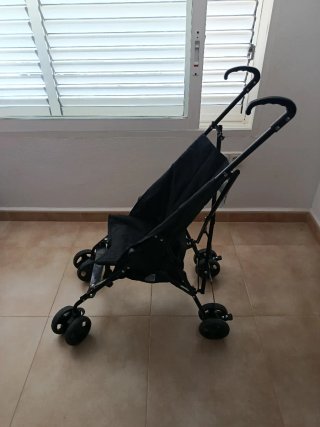 Silla de paseo ligera Asalvo Negra