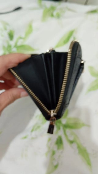 Cartera Guess Negra y Gris