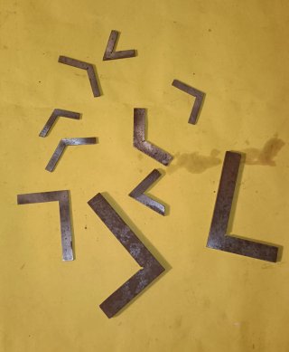 Lote de escuadras de acero