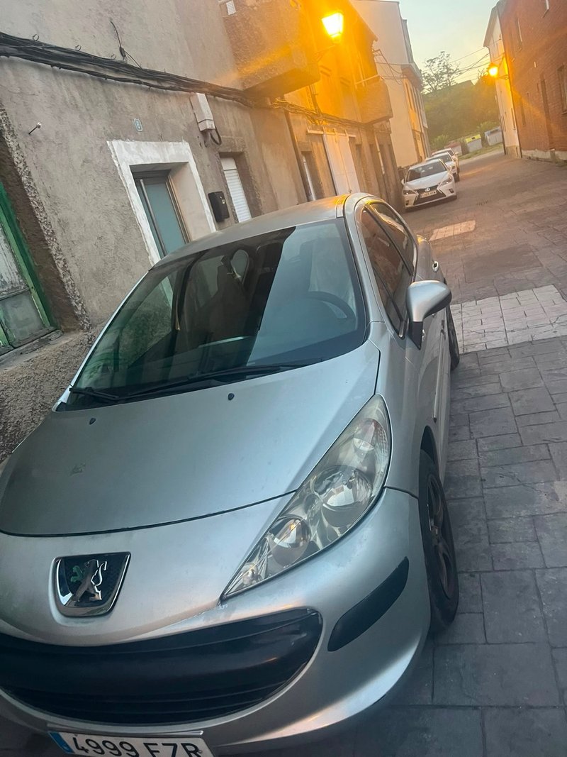 Peugeot 207 2007 - foto 1
