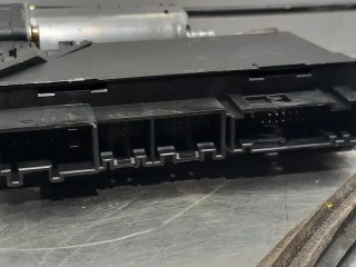 Elevalunas delantero derecho VOLKSWAGEN TOUAREG