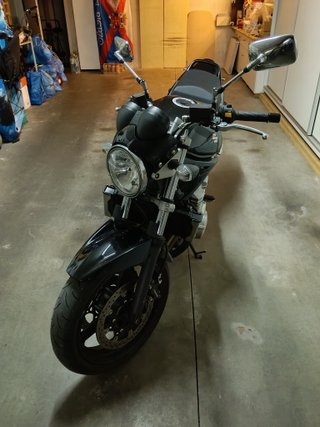 Suzuki Bandit GSF-650 Negra