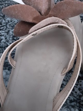 Chanclas dedo planas, flor piel, 38 Tex muy nuevas
