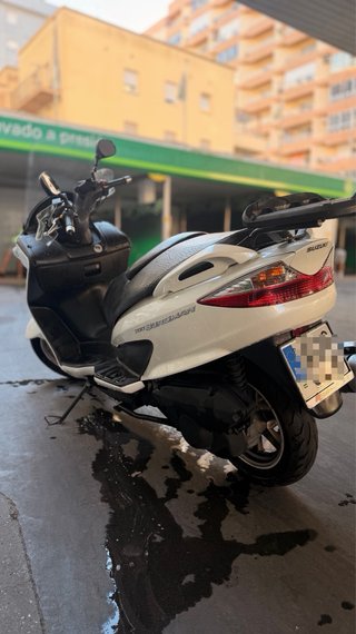 Suzuki Burgman 200cc Blanca