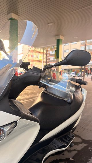 Suzuki Burgman 200cc Blanca