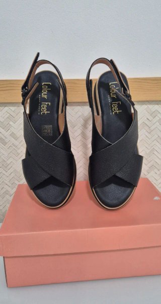 Sandalias negras piel Colour Feet talla 40