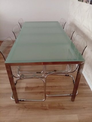 Mesa Comedor Cristal precio negociable sin sillas