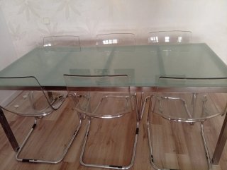 Mesa Comedor Cristal precio negociable sin sillas