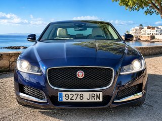 Jaguar XF 20d British Design Edition AWD 180 CV Au