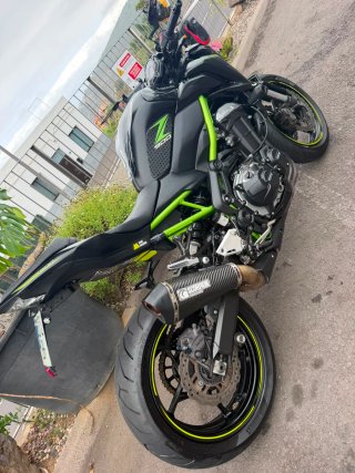Kawasaki Z900 2019 Negra y Verde