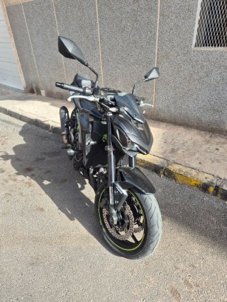 Kawasaki Z900 2019 Negra y Verde