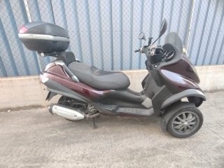 Piaggio MP3 250cmc triciclo Granate